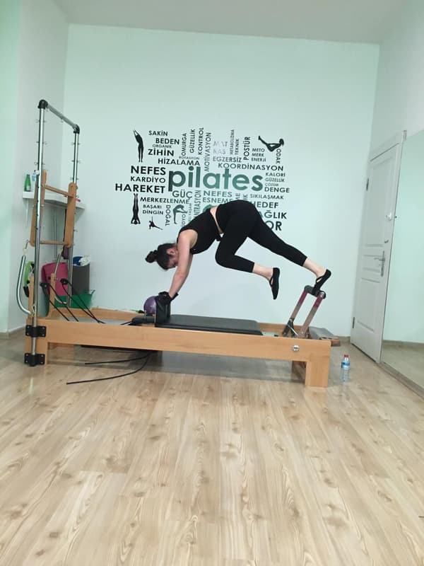 B Fit Cevizlidere Pilates - 1. Fotoğraf B Fit Cevizlidere Pilates - 1. Fotoğraf