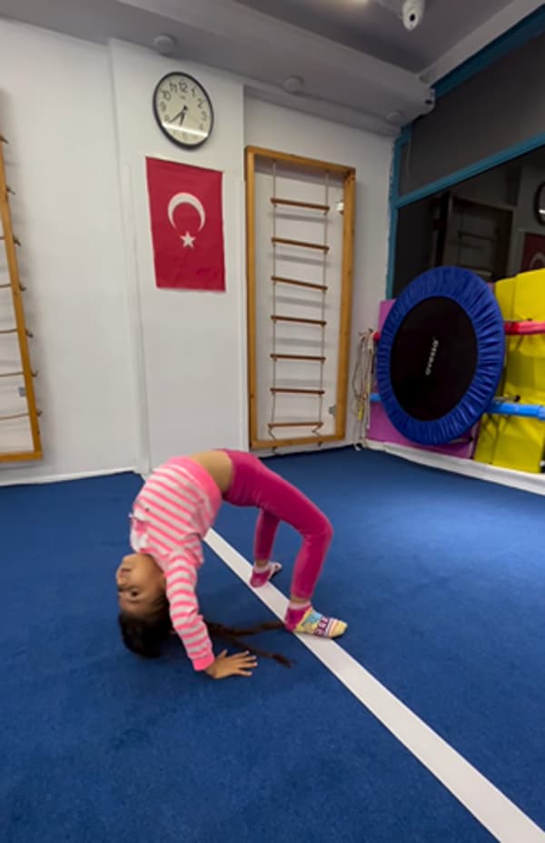 Cimnastica - 6. Fotoğraf Cimnastica - 6. Fotoğraf